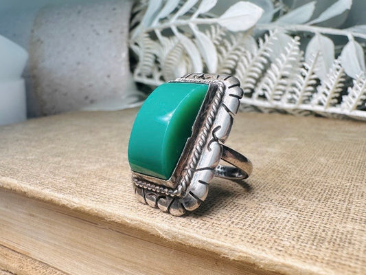 Green Stone Ring, Mexican Sterling Silver Ring, Unique Green Stone Ring, Earth Talisman Ring, Carved Curved Rectangle Boho Ring
