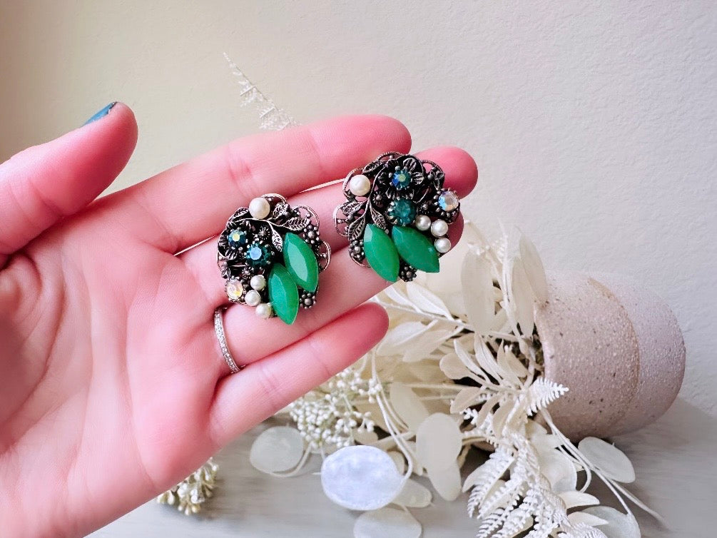 Gorgeous Green Earrings, Vintage Green Rhinestone & Pearl Earrings, Big 1950's Vibrant Green Miriam Haskell Style Crystal Clip On Earrings