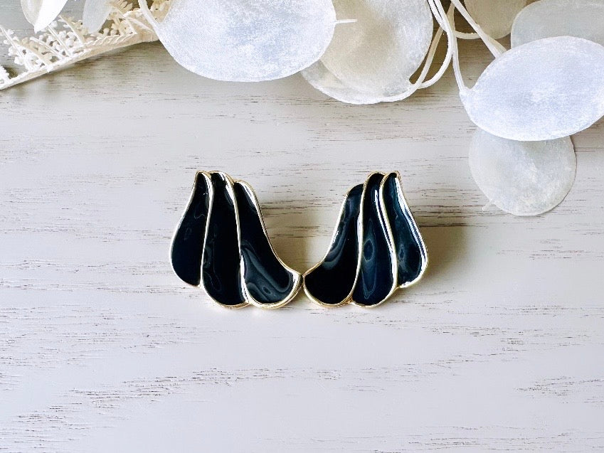 Black Wave Earrings, Vintage 1980's Stud Earrings, Black Enamel Gold Trim Shell Earrings, Vintage Funky Large Pierced Post 80s Wing Earrings