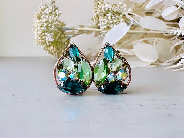 Rare Green Earrings, Vintage WEISS Peridot + Emerald Rhinestone Earrings, Gorgeous Dazzling 1960's Mosaic Teardrop Crystal Clip On Earrings