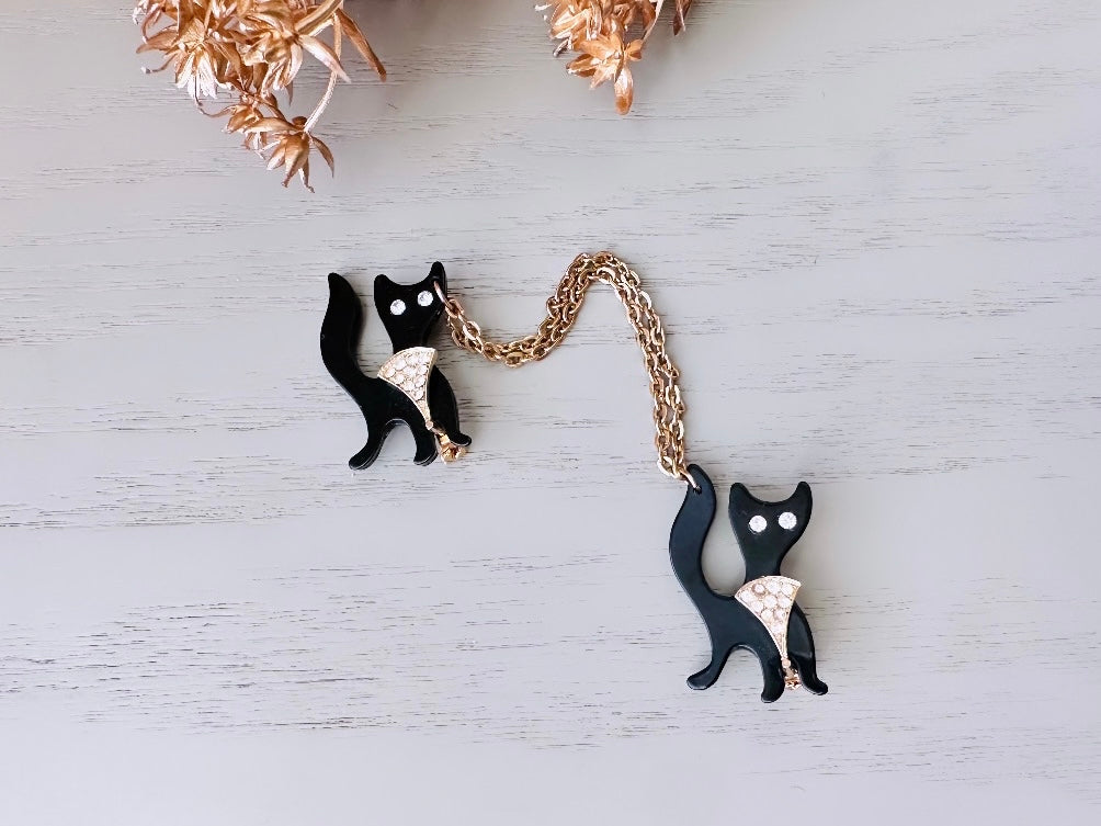 Black Cat Brooch Pair, Black Cat Sweater Pins, Acrylic Double Cat Pins with Rhinestone Eyes Cat Brooches, Kitchsy 60s Vintage Accessories