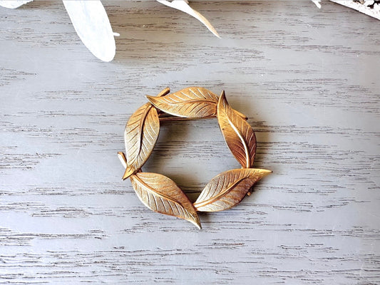 Gold Leaf Brooch, Fall Fashion Vintage Brooch Brushed Gold Wreath of Leaves Pin, Pretty Jacket Embellishment, Classic Gold Lapel Accent