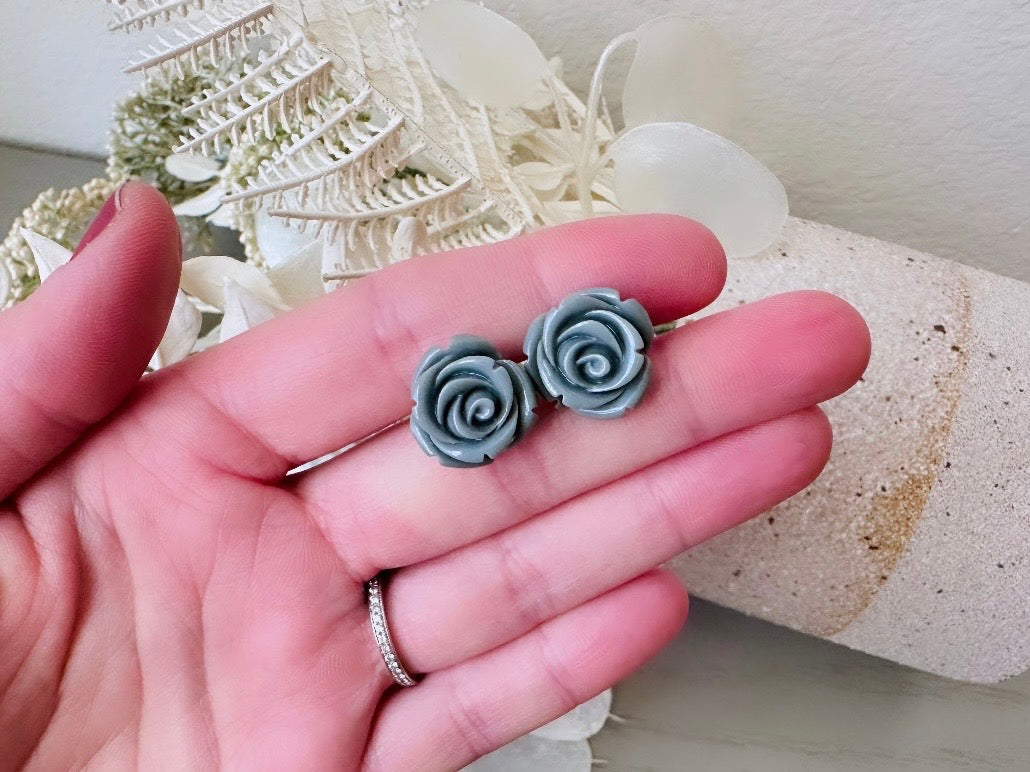 Grey Rose Earrings, Big Flower Earrings, Large Rose Stud Earrings, Resin Cabochon Rosettes, Charcoal Grey, Floral Gray Bridesmaid Jewelry