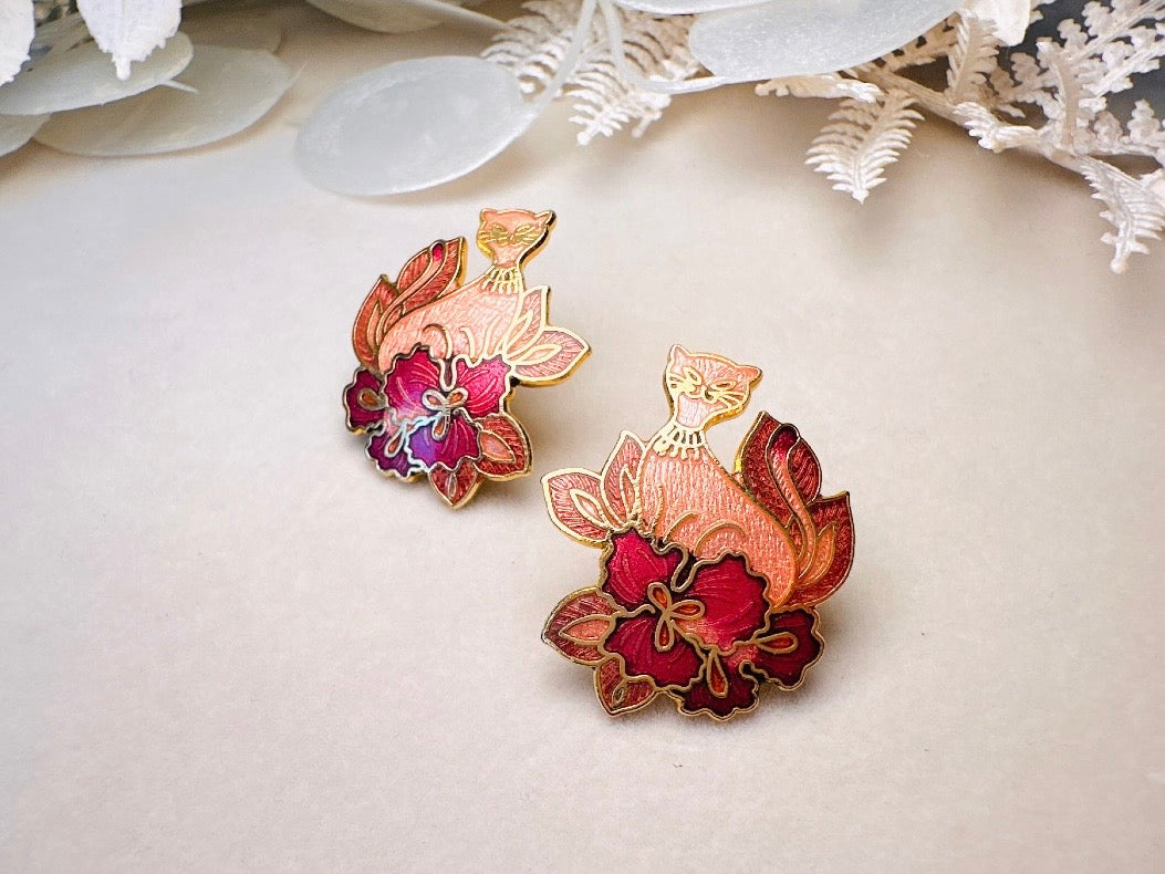 Siamese Cat Earrings, Gorgeous Floral Peach Pink and Gold Cloisonné Vintage Earrings of Cats in Flowers, Whimsical Pierced 1980s Earrings