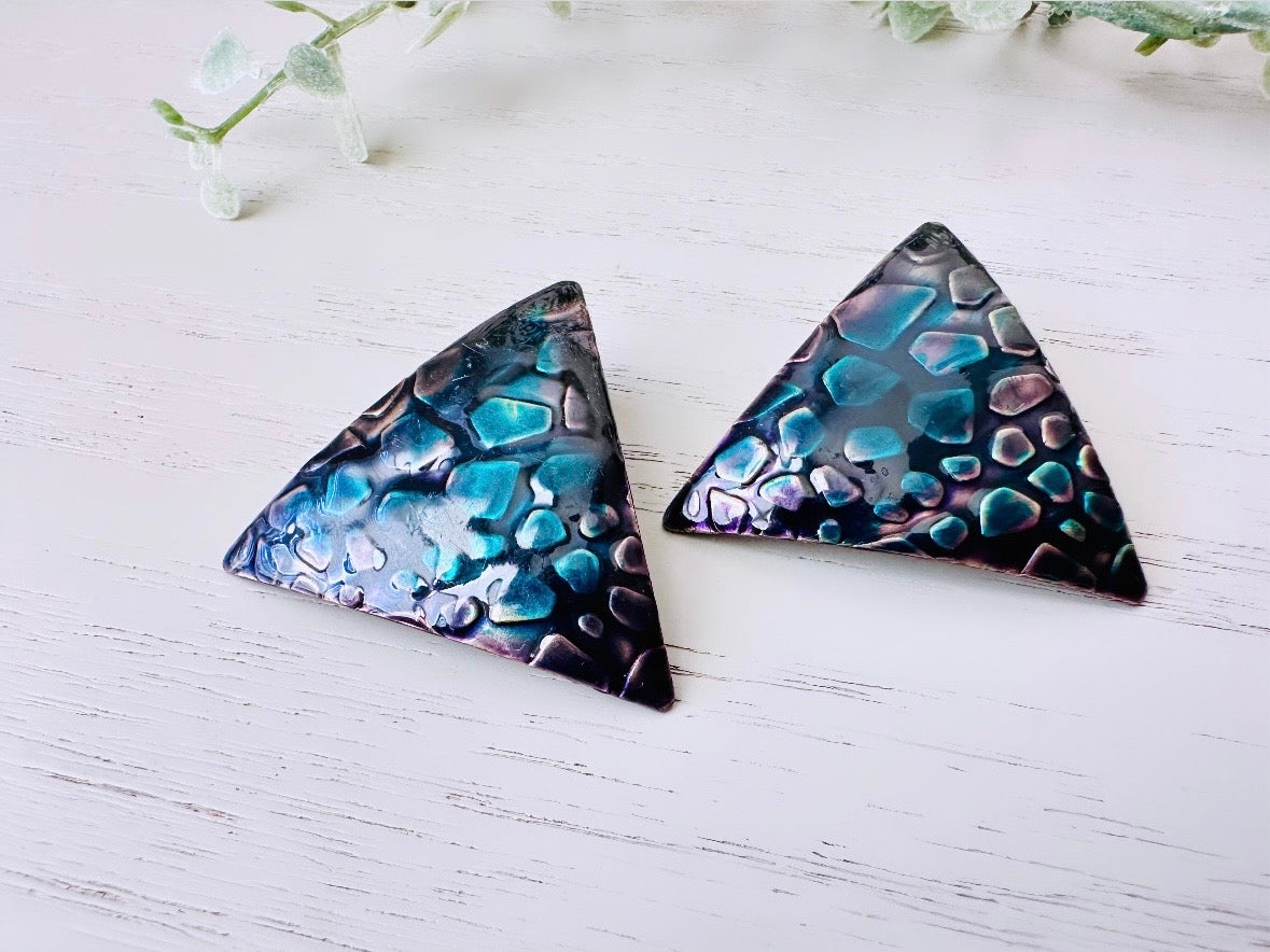 Vintage Teal and Black Textured Triangle Earrings, Funky 1980s Vintage Earrings, Ombre Color Gradient Earrings Retro 80's Colorful Earrings