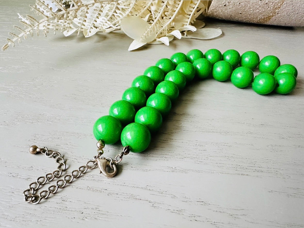 Green Beaded Necklace, Vibrant Kelly Green Choker, 1960s Vintage Style, Pop of Color, Iconic Vintage Fashion Jewelry, Adjustable Length from Piggle and Pop