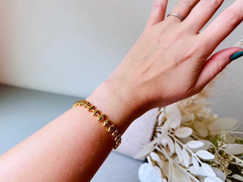 1970s Gold Signed Monet Vintage Designer Sawtooth Bracelet modelled