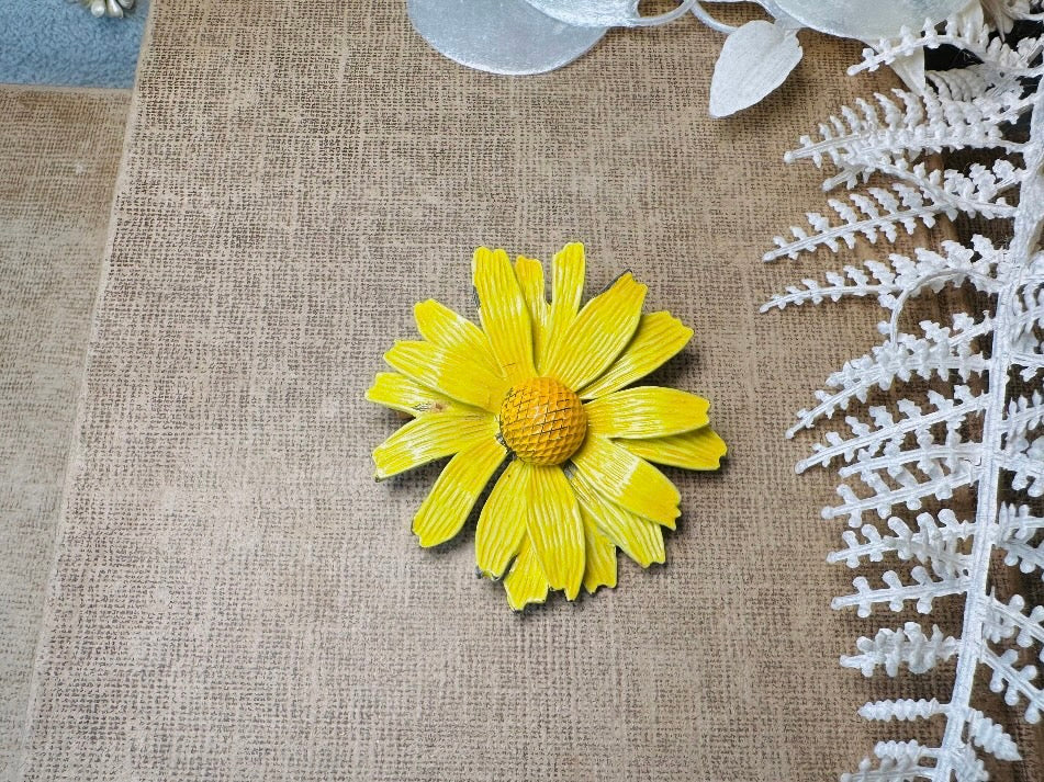 Vintage Yellow Daisy Brooch, 1950s Enamel Flower Brooch, Sunny Yellow Floral Enamel Pin Vintage 50s Shabby Chic Whimsy Brooch