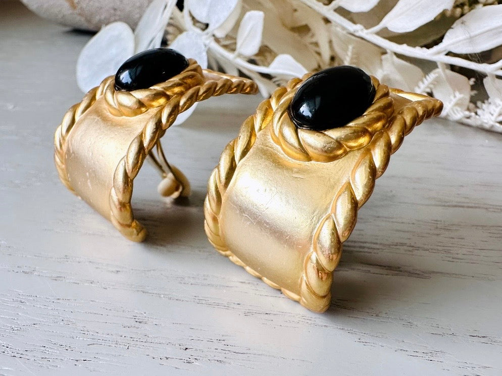 Vintage Etruscan Earrings, 1980s Black and Matte Gold Clip on Earrings, 80s Statement Dramatic Curved Half Hoop Earrings with Onyx Cabochons