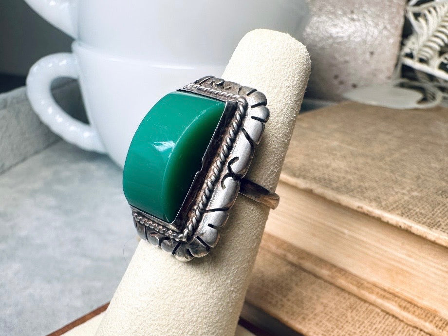 Green Stone Ring, Mexican Sterling Silver Ring, Unique Green Stone Ring, Earth Talisman Ring, Carved Curved Rectangle Boho Ring