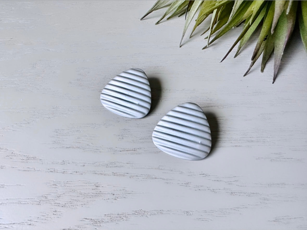 Futuristic Matte Silver 1980's Stud Earrings, Ribbed Geometric Opaque Enamel Earrings, Vintage Silver Grey Pierced Post Earrings