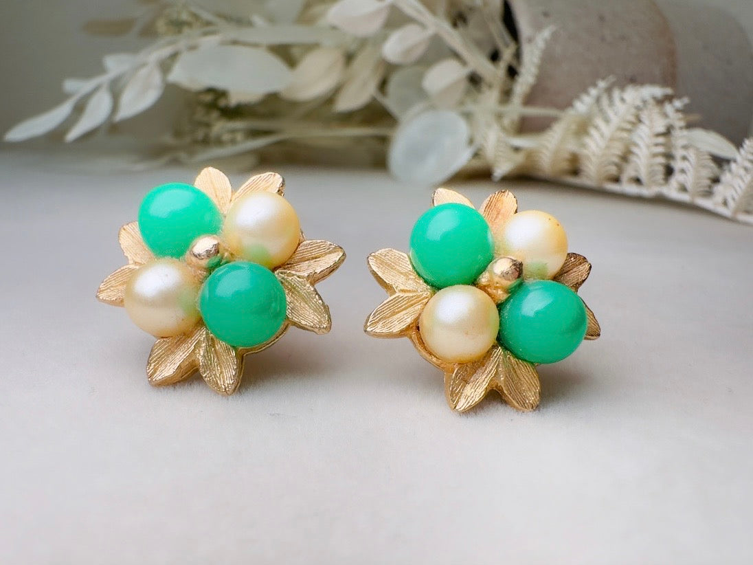 Green Pearl Vintage Earrings, 1960s Pearl Flower Earrings, Brushed Gold Leaves, Green Stones, Clip On Earrings, Autumn Floral Earrings