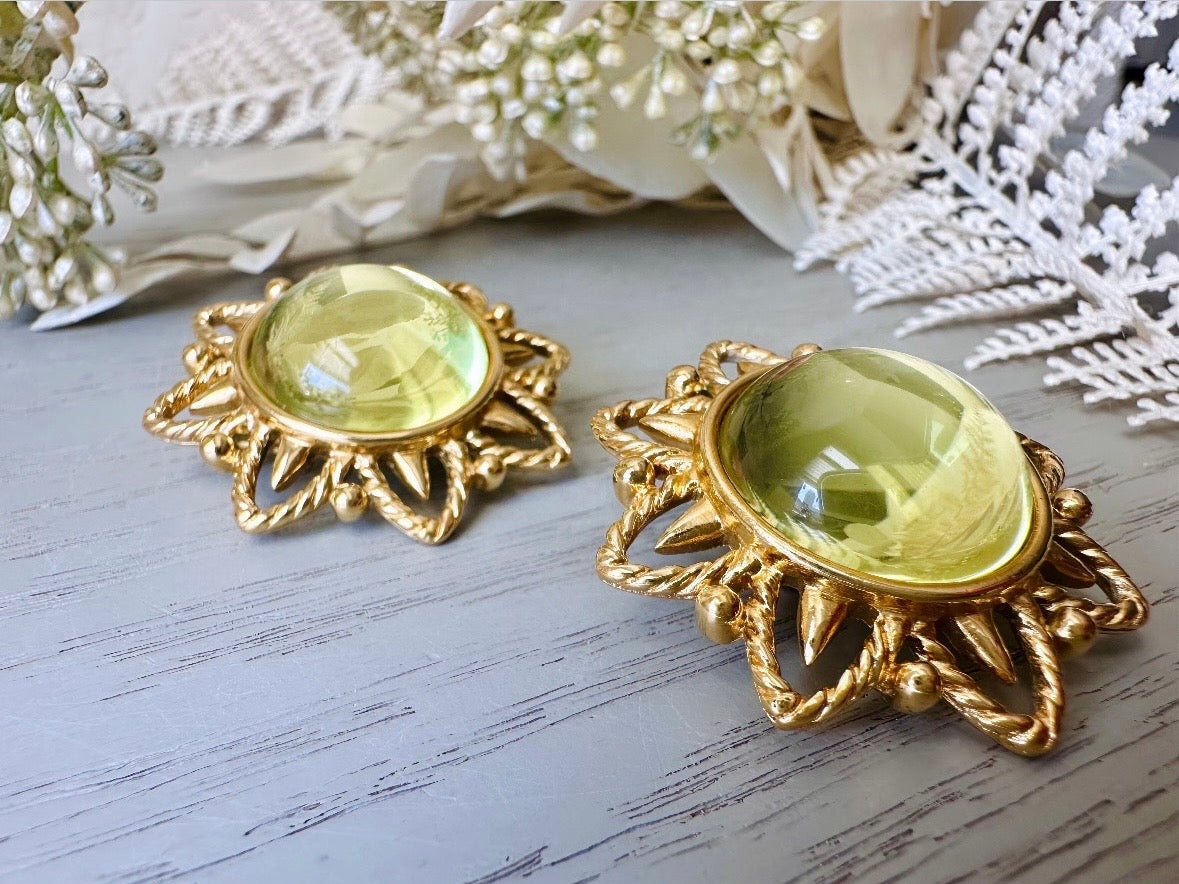 Vintage Signed Trifari Jelly Belly Sun Earrings, Gorgeous Moonglow Chartreuse Domed Glass Earrings, Clip On Trifari Designer Vintage Earring