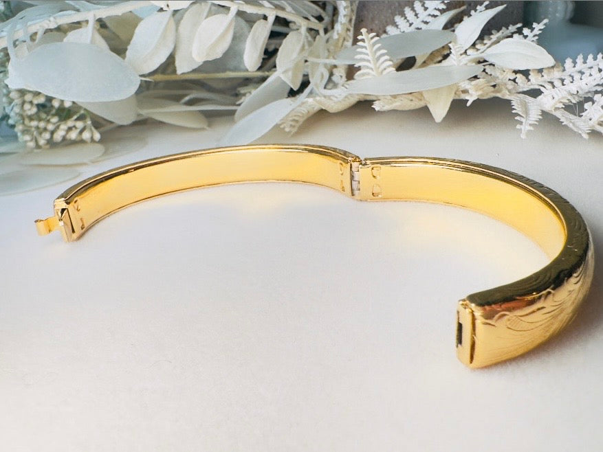 Embossed Gold Clamper Bracelet, Gorgeous Vintage Floral Hinge Bracelet