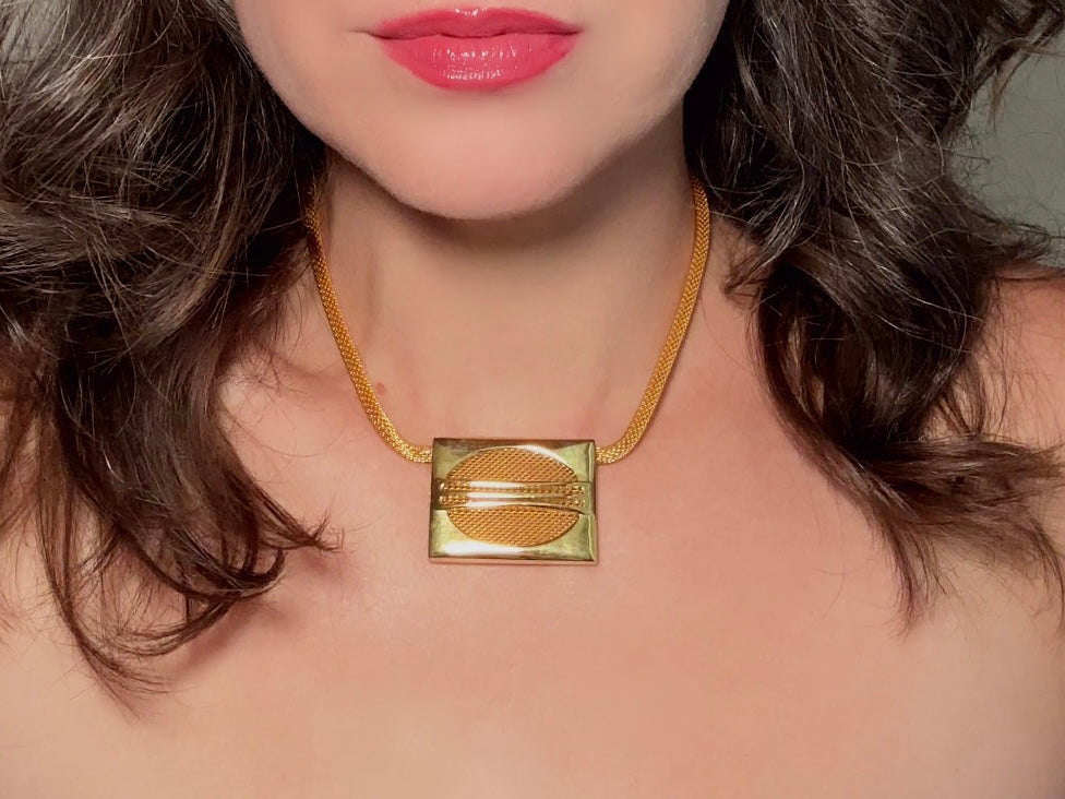 Vintage Gold Mesh Necklace with Unique Geometric Rectangle Pendant, Bold 80s Retro Collar Necklace Gifts for Her