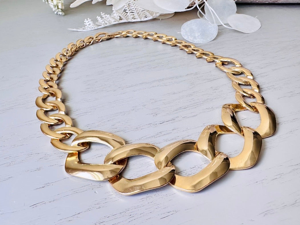 Gold Vintage Chain Necklace, Chunky Gold Chain Link Necklace with Graduated Link Size, Bold 80s Mogul Style, Authentic Vintage Jewelry