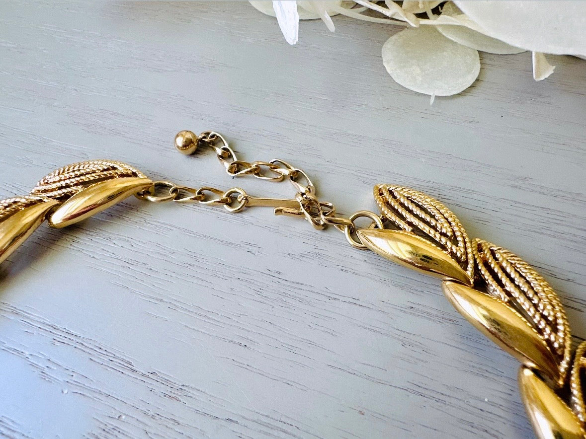 Gold Double Leaf Necklace, Vintage Chunky Gold Necklace, Bold And Beautiful Style, Authentic Vintage Jewelry, Adjustable Gold Leaf Choker