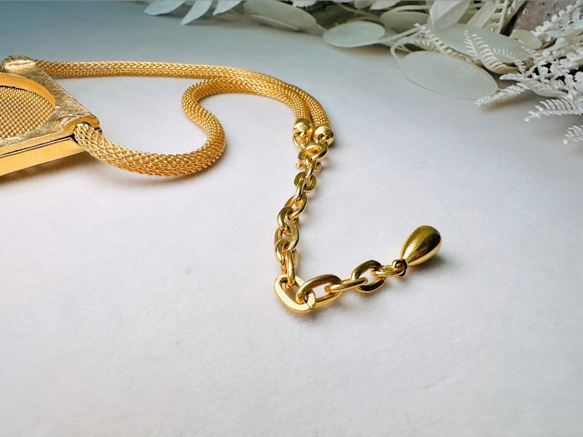 Vintage Gold Mesh Necklace with Unique Geometric Rectangle Pendant, Bold 80s Retro Collar Necklace Gifts for Her
