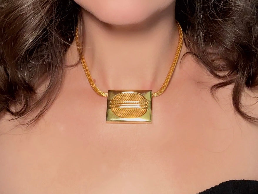 Vintage Gold Mesh Necklace with Unique Geometric Rectangle Pendant, Bold 80s Retro Collar Necklace Gifts for Her