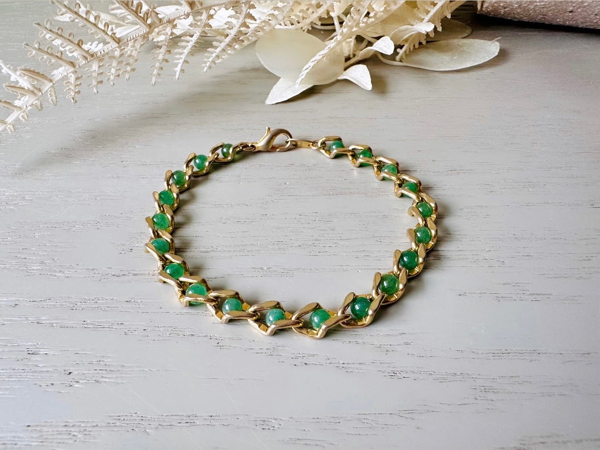 Vintage Jade Gold Link Bracelet, Green and Gold Bracelet, VTG 8" Bracelet, Gold Chain Delicate Gemstone Bracelet, Designer Vintage Jewelry