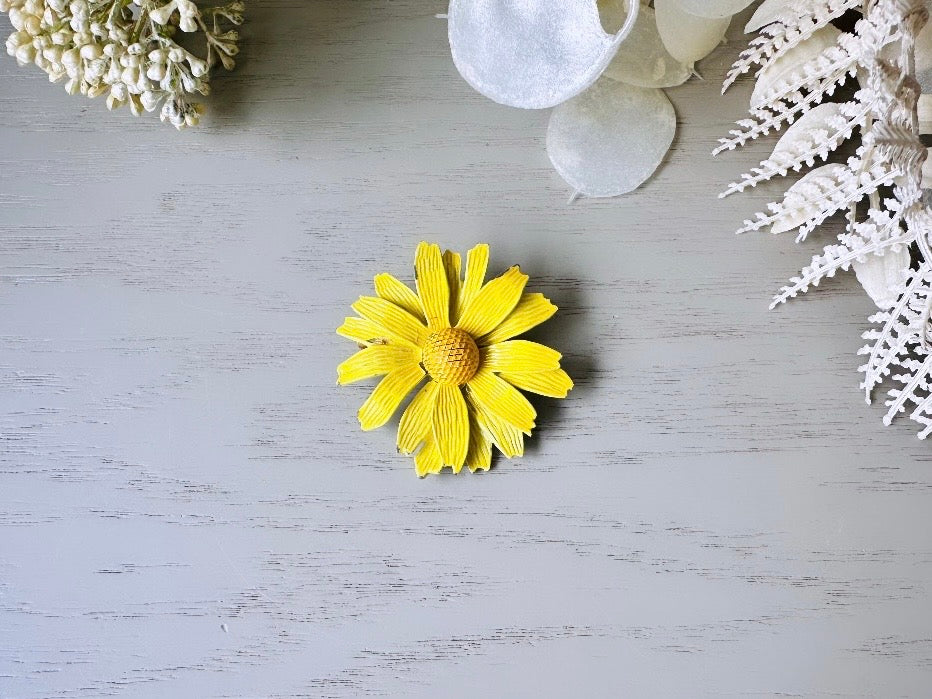 Vintage Yellow Daisy Brooch, 1950s Enamel Flower Brooch, Sunny Yellow Floral Enamel Pin Vintage 50s Shabby Chic Whimsy Brooch