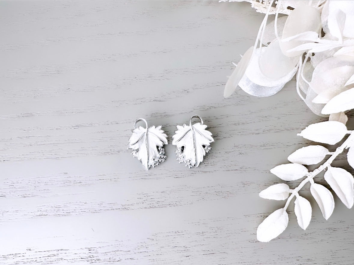 Silver Leaf Earrings, Vintage Leaf White Enamel Earrings, VTG Clip On Earring, Silver Bridal Bride Clip-Ons, 1959 Whispering Leaves SC
