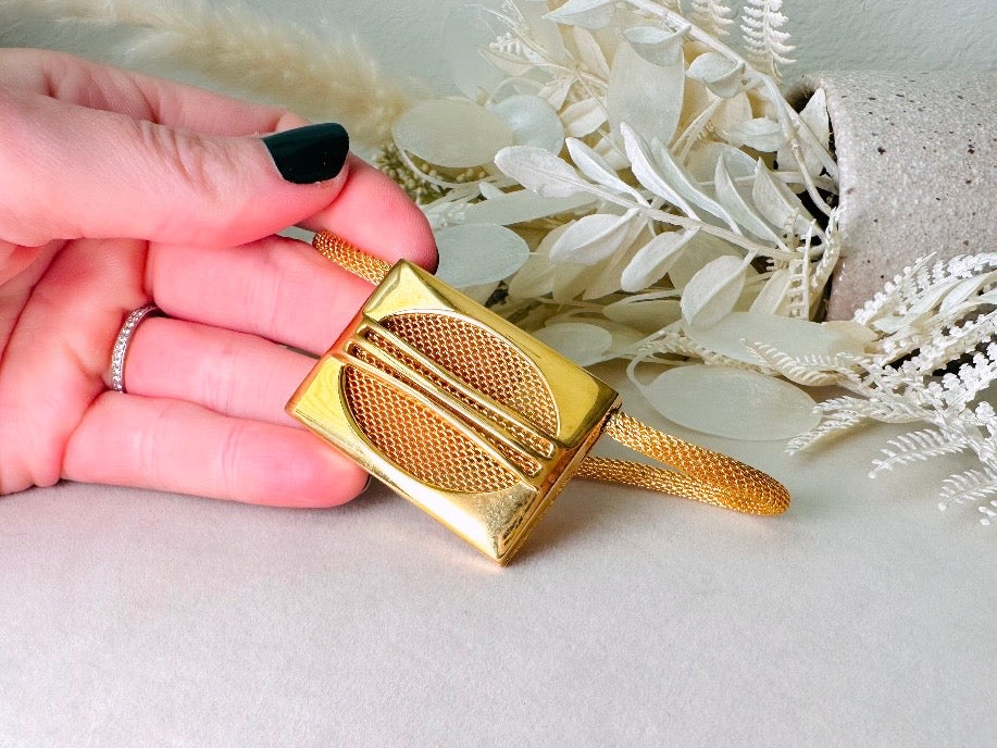 Vintage Gold Mesh Necklace with Unique Geometric Rectangle Pendant, Bold 80s Retro Collar Necklace Gifts for Her