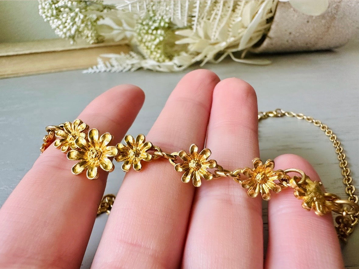 Vintage Gold Flower Choker Necklace, Golden Daisy Chain Necklace, 14" Bright Gold Vintage Choker Necklace, Pretty Unique Fall Fashion Gifts