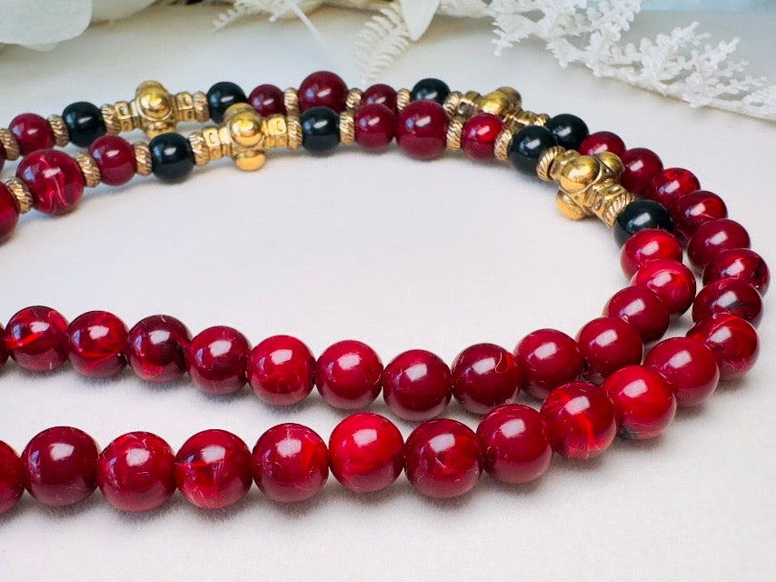 Vintage 1928 Jewelry Co. Ornate Gold-Tone & Marbled Red Cabochon Locket Statement Necklace