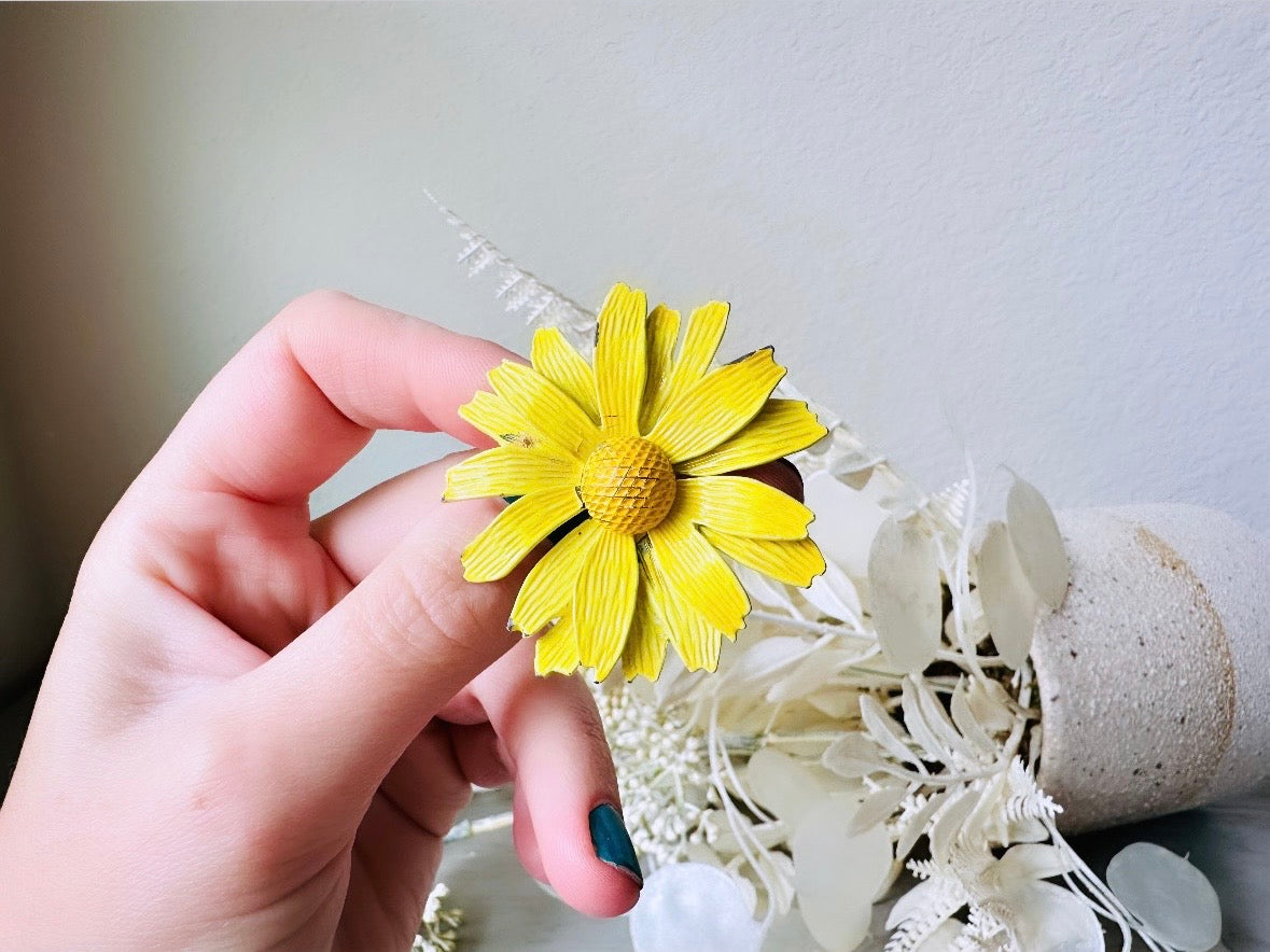 Vintage Yellow Daisy Brooch, 1950s Enamel Flower Brooch, Sunny Yellow Floral Enamel Pin Vintage 50s Shabby Chic Whimsy Brooch