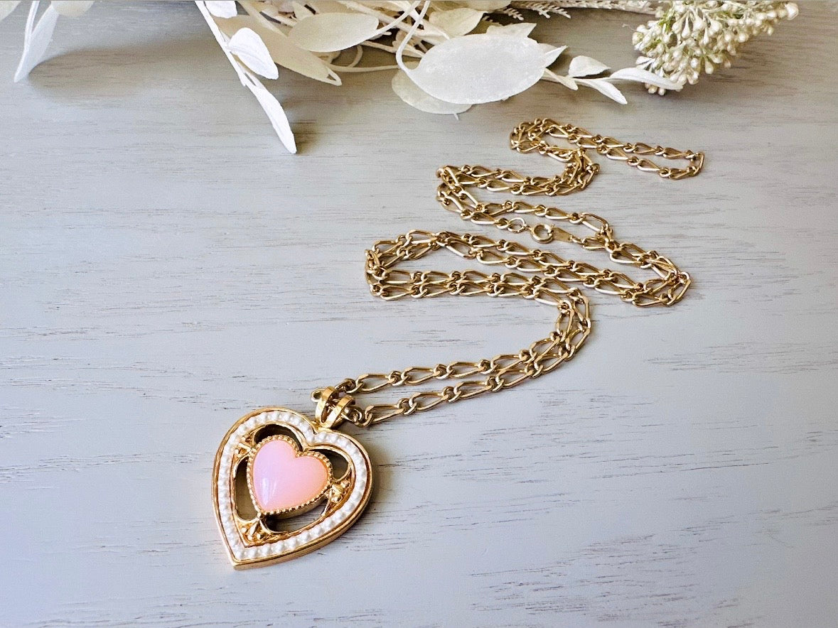 Pink Heart Necklace, 1989 Vintage Necklace,  Faux Pearl Glass Pendant Necklace, Gold Chain Dainty Layering Necklace, Beautiful Gifts for Her