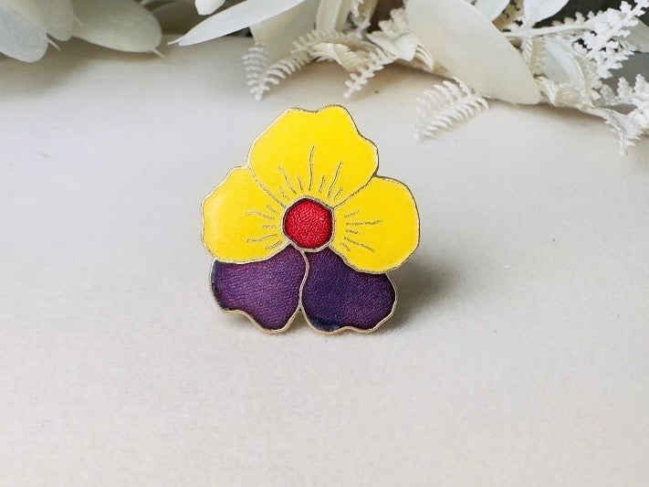 Pansy Flower Ring, Vintage 1978 Sarah Coventry Spring Beauty Enamel Flower Adjustable Ring in Purple and Yellow