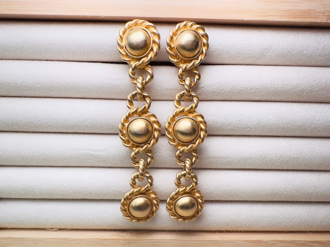 Matte Gold Drop Chain Earrings, Erwin Pearl Vintage Clip On Earrings, 1980s Dramatic Gold Earrings, Triple Link Chain Rope Border Earrings