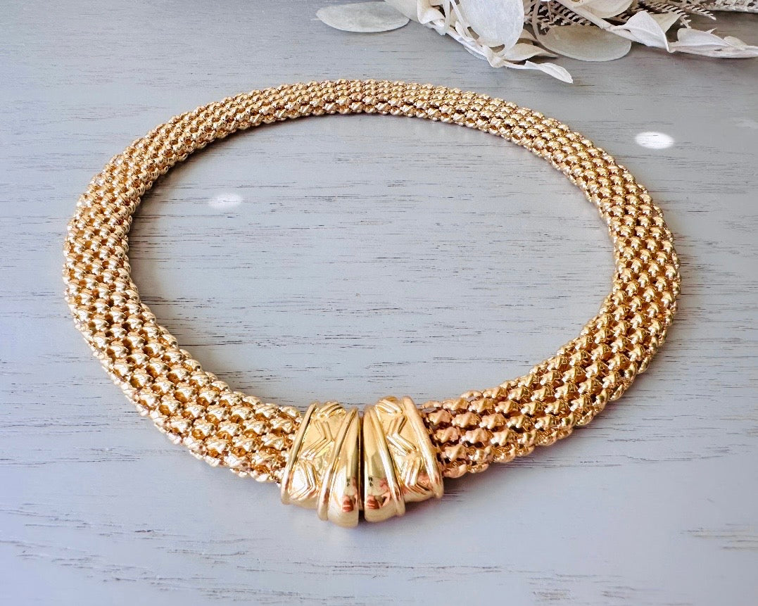 Gold Mesh Choker Necklace, 1980s Vintage Necklace, Stunning Mesh Collar 80s Mogul Necklace, Intricate Gold Magnetic Closure