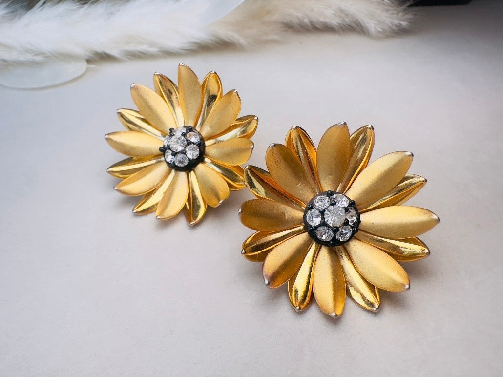 Gold Flower Earrings, Retro 60s Vintage Clip On Earrings with Rhinestones
