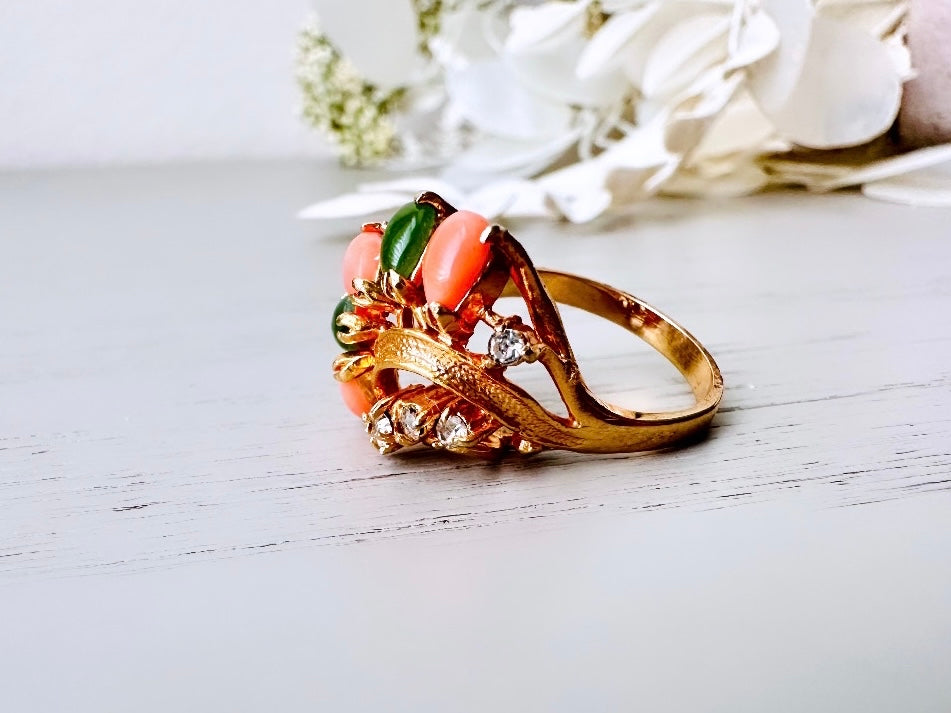 Coral and Jade Vintage Gold Tone Ring, Fitted Size 7.5 Multistone Ring, Unique Gold Cocktail Ring, Wave Shape Stone Retro Costume Ring