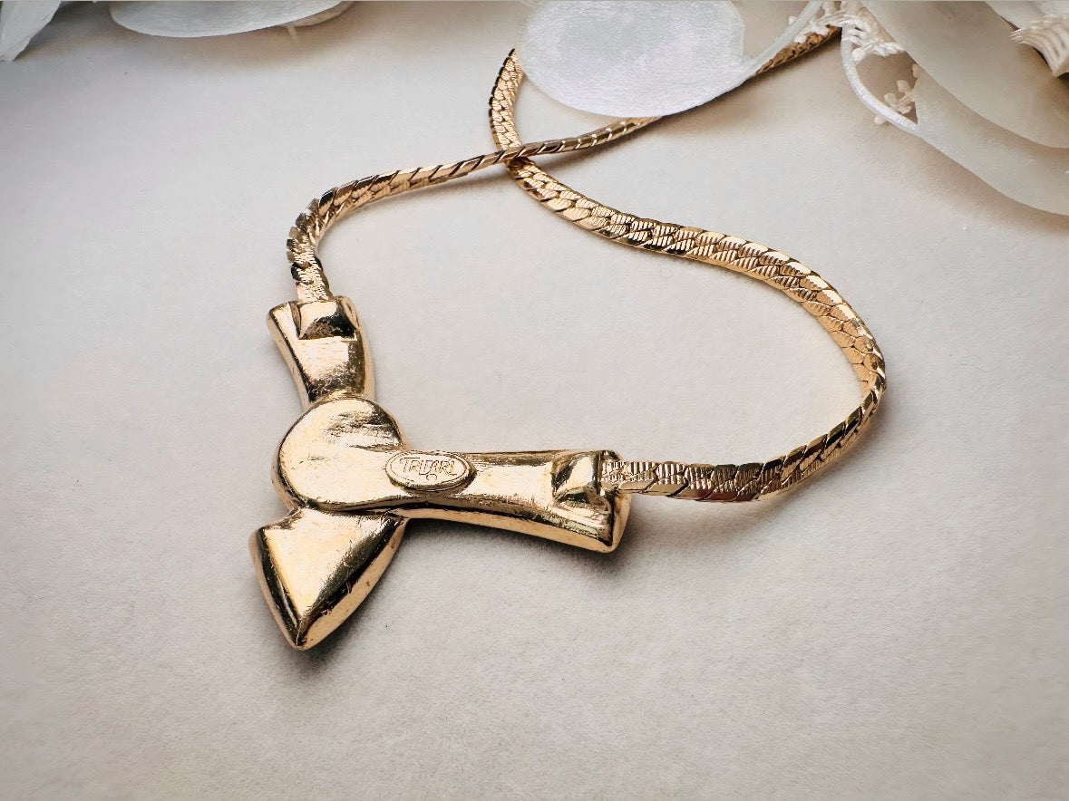 Vintage Trifari Bow Necklace, Black and Gold Ribbon Pendant Necklace on Gold Herringbone Chain
