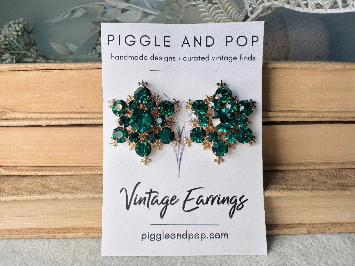 Emerald Cocktail Earrings, Big Green Vintage Rhinestone Earrings, Starburst Glam 1960's Emerald Green Crystal Clip On Earrings