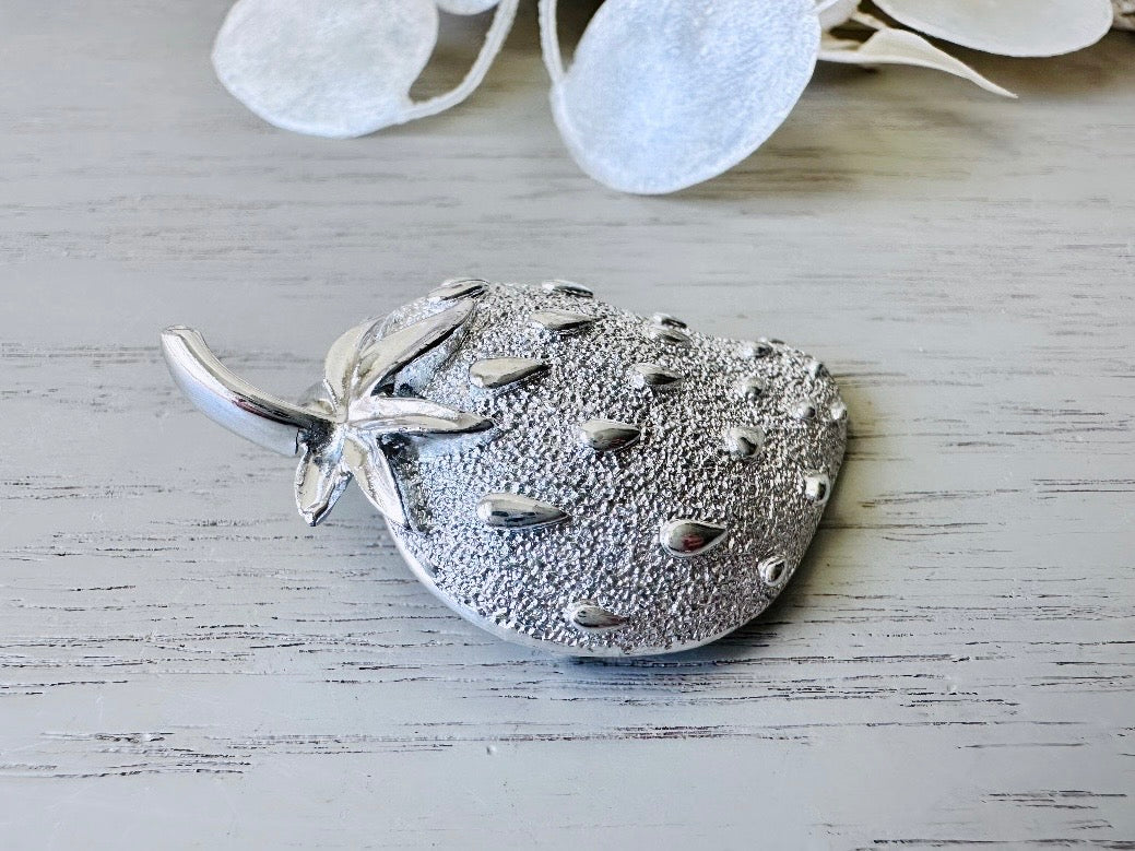 Strawberry Ice Brooch, Beautiful Vintage 1960s Sarah Coventry Silver Strawberry Brooch, Pretty Fruit Pin, 60s Silver Jewelry