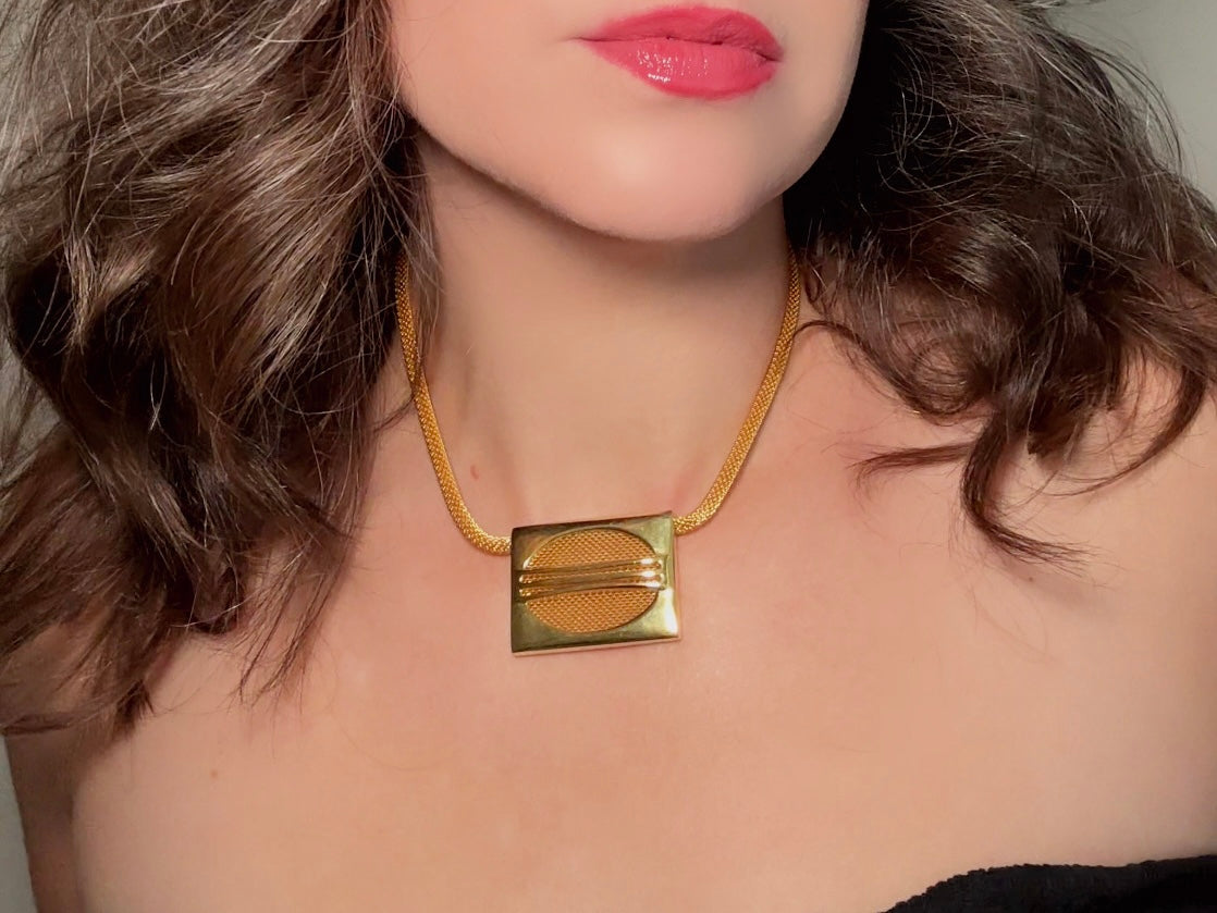Vintage Gold Mesh Necklace with Unique Geometric Rectangle Pendant, Bold 80s Retro Collar Necklace Gifts for Her