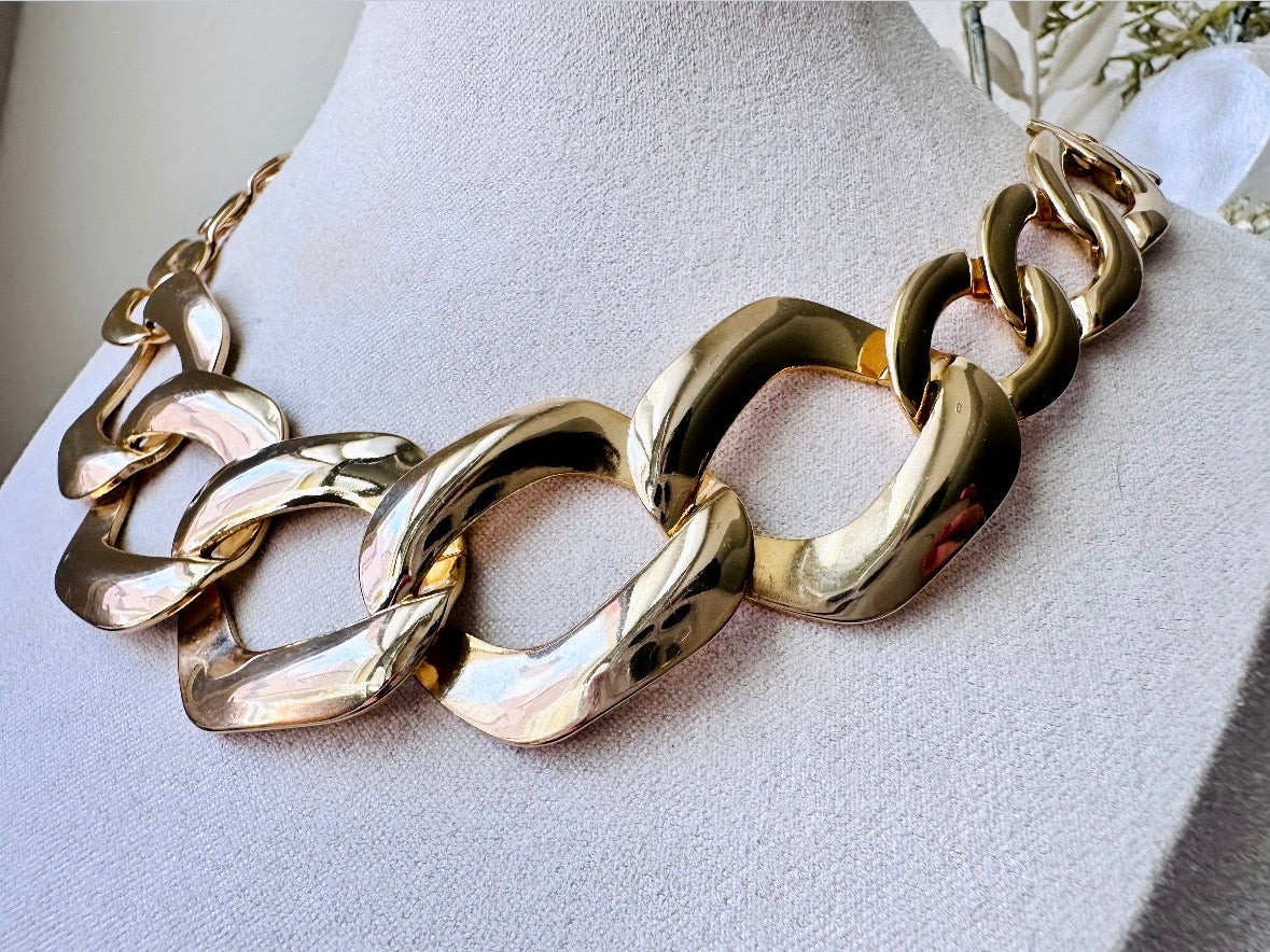 Gold Vintage Chain Necklace, Chunky Gold Chain Link Necklace with Graduated Link Size, Bold 80s Mogul Style, Authentic Vintage Jewelry