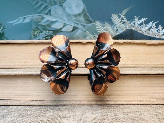 Copper Flower Earrings, Vintage 1970s Clip On Earrings, Oversized Copper Metal Floral Earrings with Burnished Petals, Autumn Fall Fashion