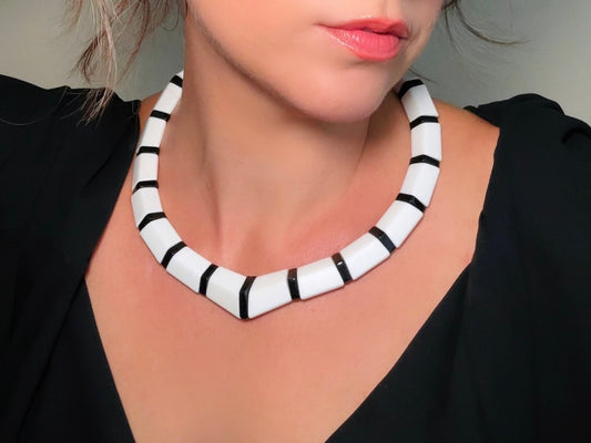 Black and White Vintage Necklace, Vintage Chunky Striped Acrylic Statement Necklace, 1980s does 1960s Retro Mod Collar Necklace