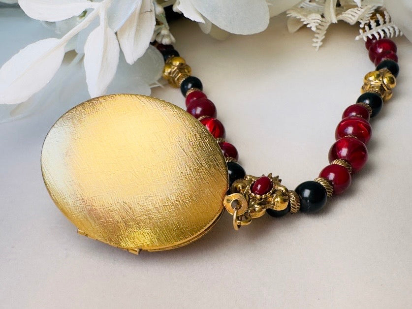 Vintage 1928 Jewelry Co. Ornate Gold-Tone & Marbled Red Cabochon Locket Statement Necklace