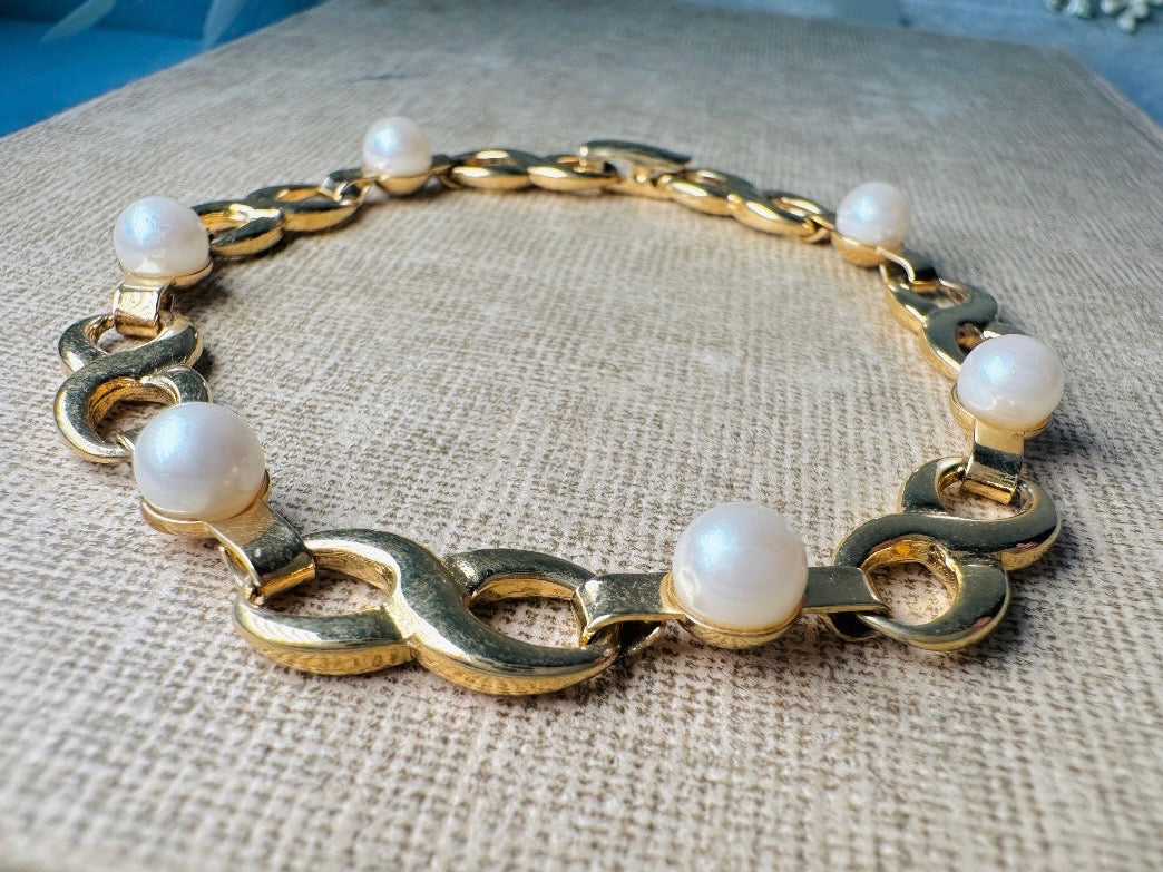 Vintage Gold Pearl Bracelet, Marvella Infinity Link Pearl & Gold Bracelet, VTG 7.5" Bracelet, Classic Gold Chain Designer Vintage Bracelet
