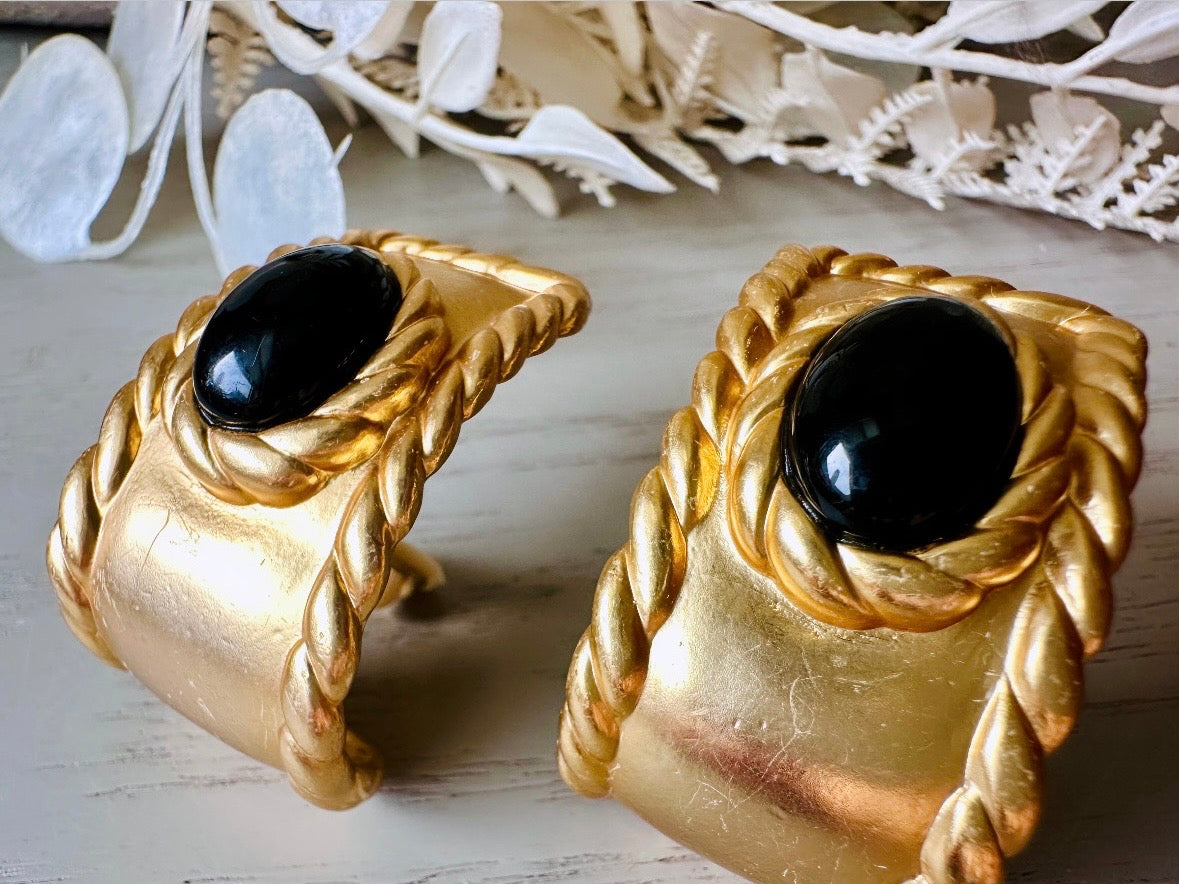 Vintage Etruscan Earrings, 1980s Black and Matte Gold Clip on Earrings, 80s Statement Dramatic Curved Half Hoop Earrings with Onyx Cabochons