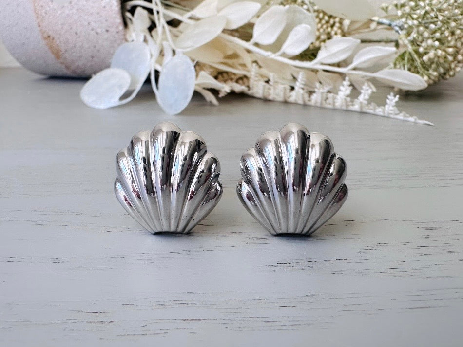 Silver Shell Vintage Monet Earrings, Classic 80s Designer Signed Clip On Earrings