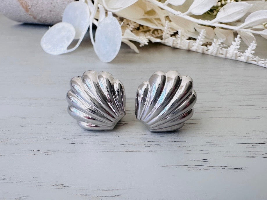 Silver Shell Vintage Monet Earrings, Classic 80s Designer Signed Clip On Earrings