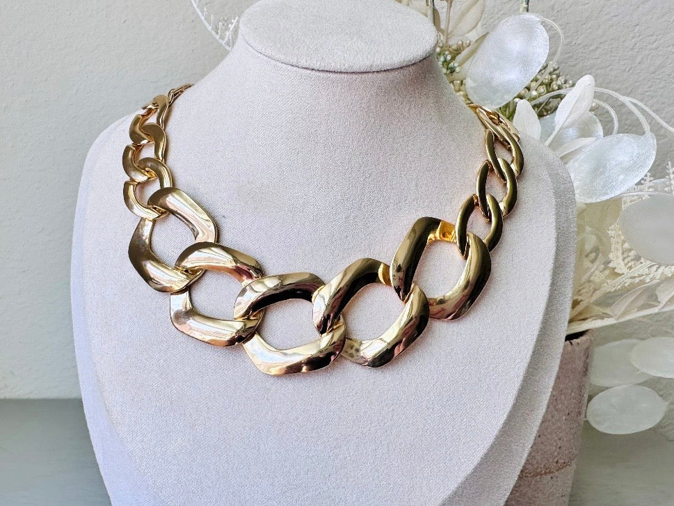 Gold Vintage Chain Necklace, Chunky Gold Chain Link Necklace with Graduated Link Size, Bold 80s Mogul Style, Authentic Vintage Jewelry