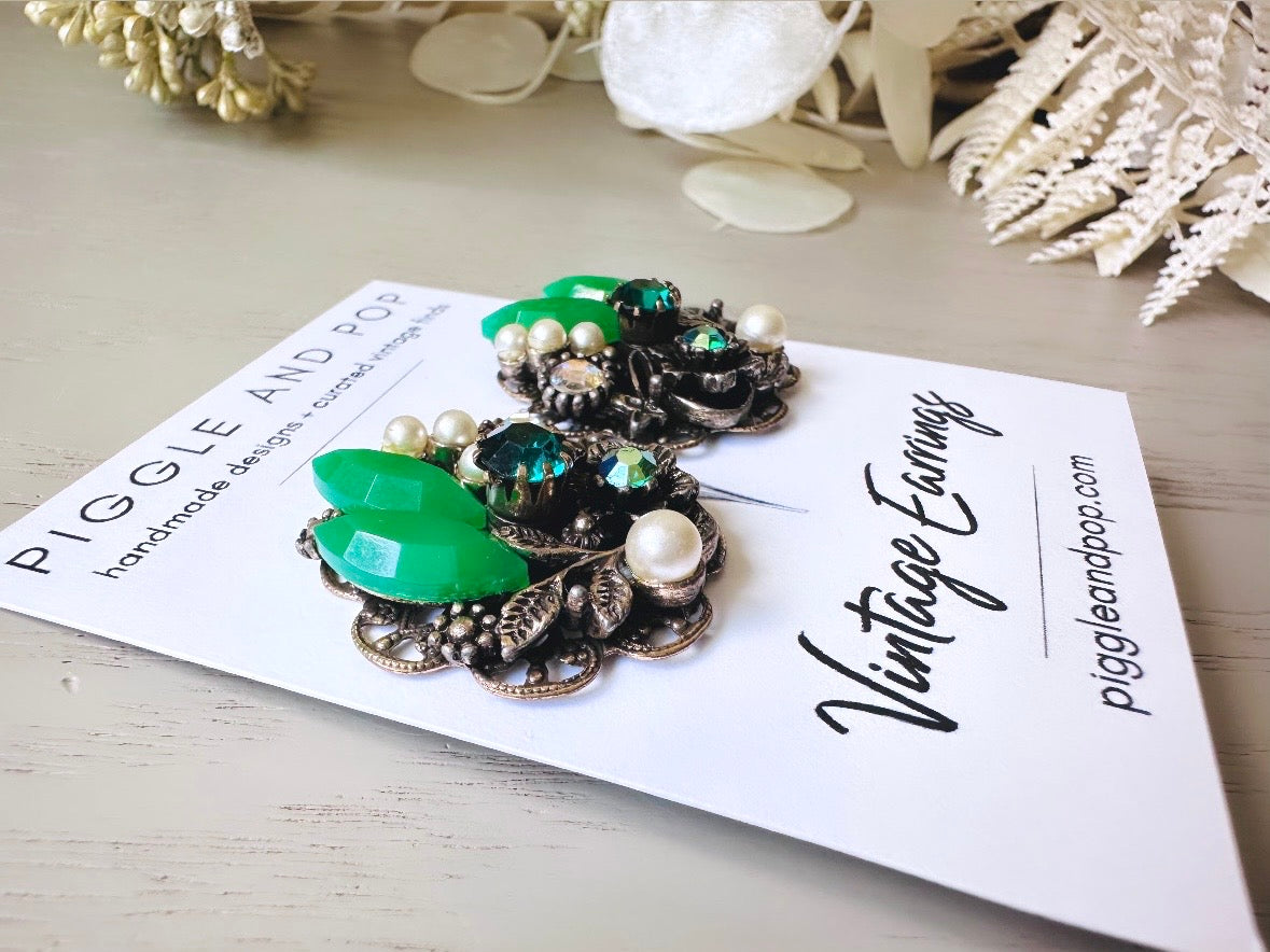 Gorgeous Green Earrings, Vintage Green Rhinestone & Pearl Earrings, Big 1950's Vibrant Green Miriam Haskell Style Crystal Clip On Earrings